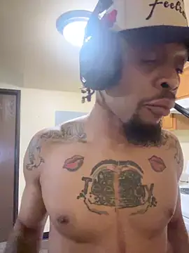 thefreakscomeoutatnight live sex cam