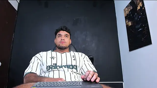 Big_furry_bear13 live sex cam