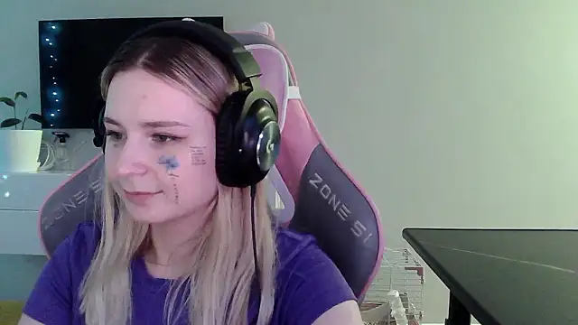 VladaLevine's cam snapshot