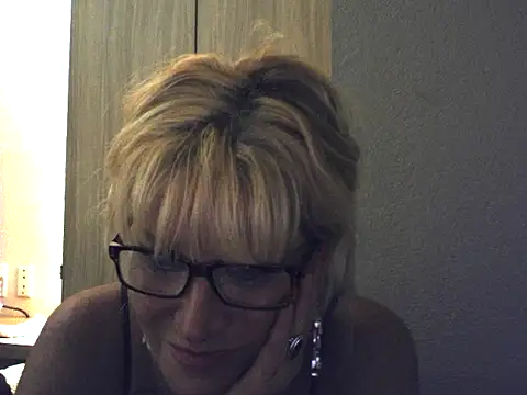 Bornbutiful's cam snapshot