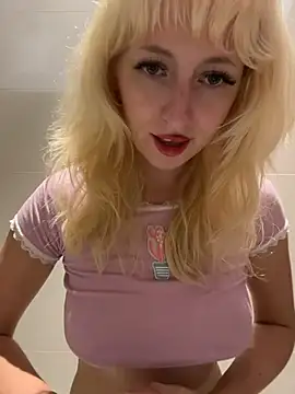 RonnieKiss live sex cam