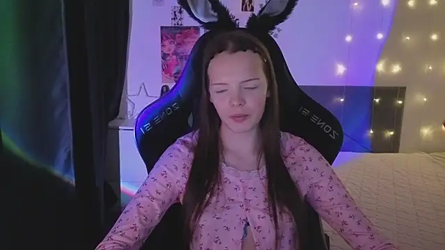 Luna_Navy's cam snapshot