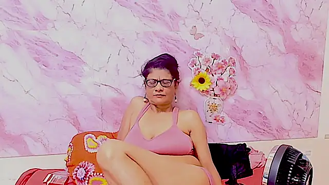 IndianAllure's cam snapshot