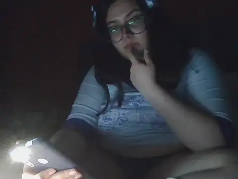 DearestKittyKat's cam snapshot