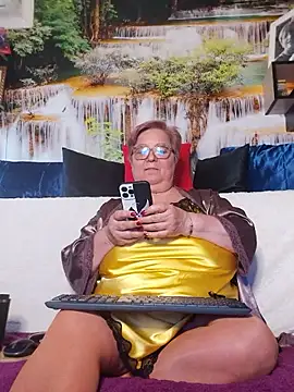 QueenPammy1 live sex cam