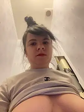 HellaReousx's cam snapshot