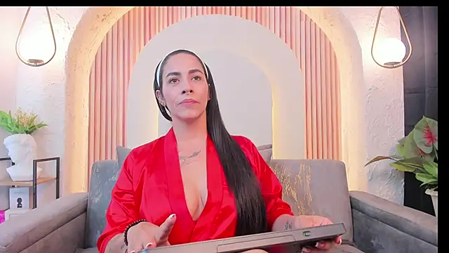 violet_scott_'s cam snapshot