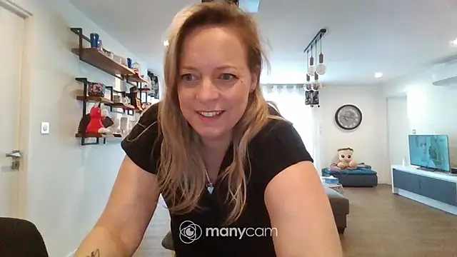 Miss-Chupagirly live sex cam