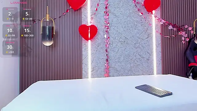 evony_becker_'s cam snapshot