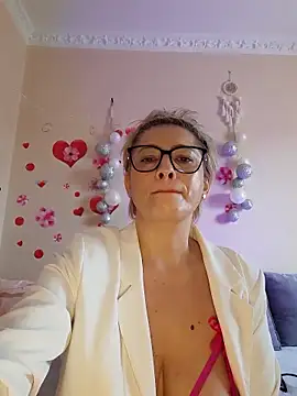 BellaBellaHot's cam snapshot