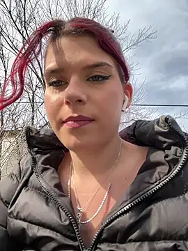 RiriRoseey live sex cam