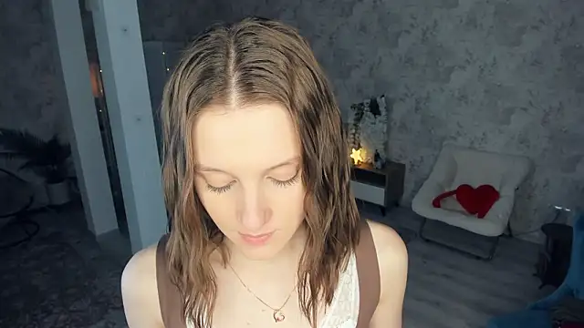 LianneBynon live sex cam