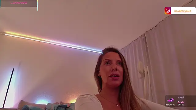 Nova-Lee live sex cam