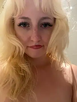 RonnieKiss live sex cam