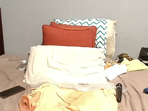 Obedient-Oldwhore's cam snapshot