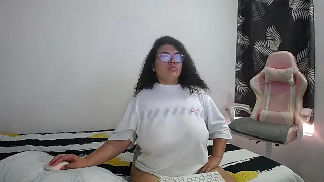 mabigomez00's cam snapshot