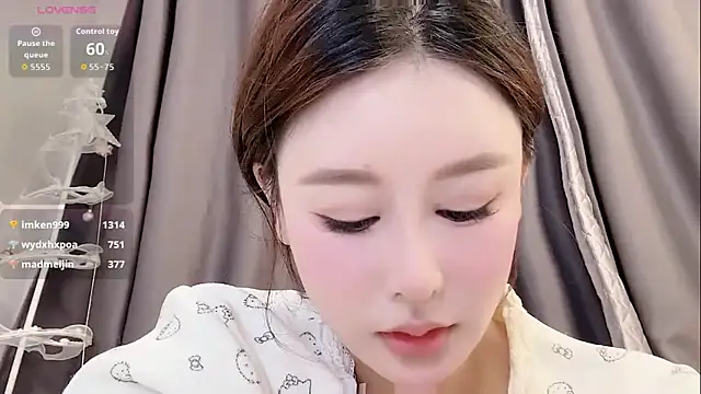 camille-w's cam snapshot