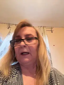 Irina2909@xh live sex cam