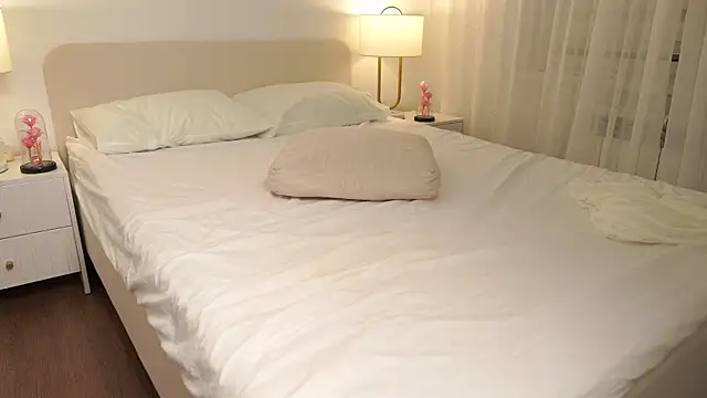 Peopleneedlove144 live sex cam