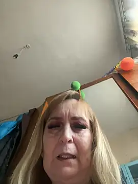 Irina2909@xh live sex cam