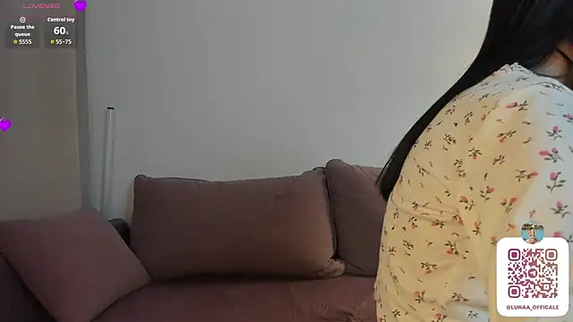 flora_off live sex cam