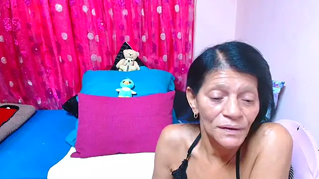 SLUTTYROXY live sex cam