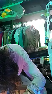 gurlnips live sex cam