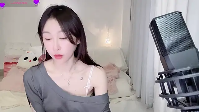 Fayebae_11's cam snapshot