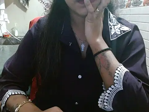 LovingPihu's cam snapshot