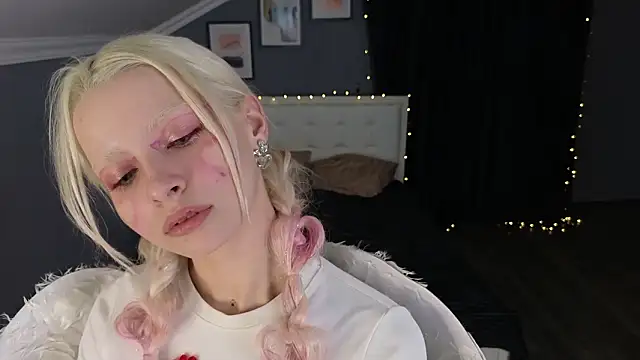 Naomi_Demio's cam snapshot