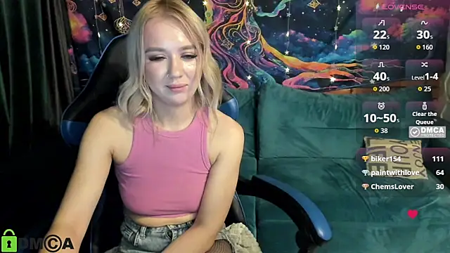 CrystalGirl99's cam snapshot