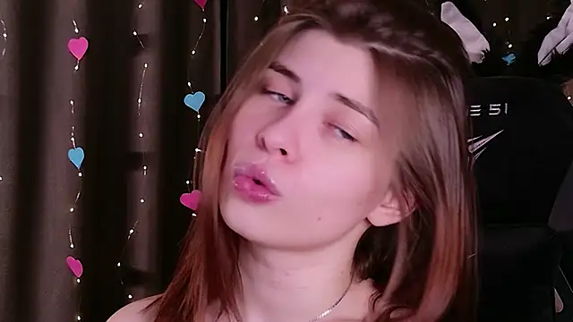 inside_tori's cam snapshot