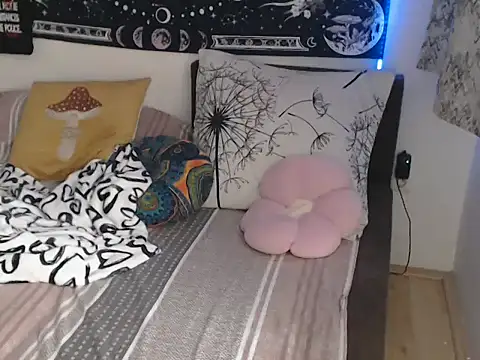 AlienforTwenty's cam snapshot