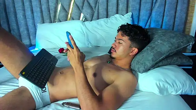 NicolaiKarav live sex cam