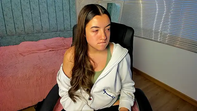 Tara_Parker's cam snapshot