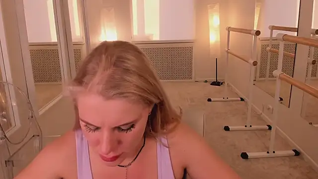 Real_Kindness's cam snapshot