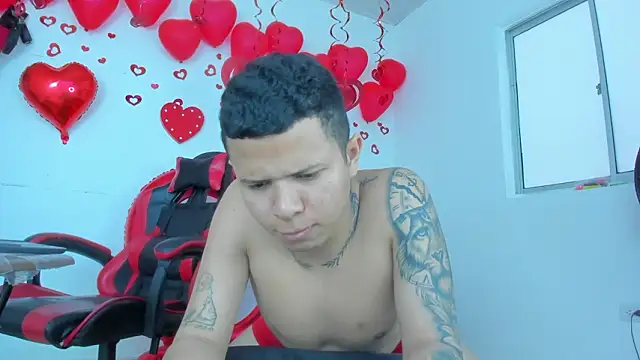 Steven_and_Camilo18's cam snapshot