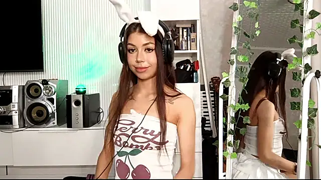 You_Club_Winx's cam snapshot