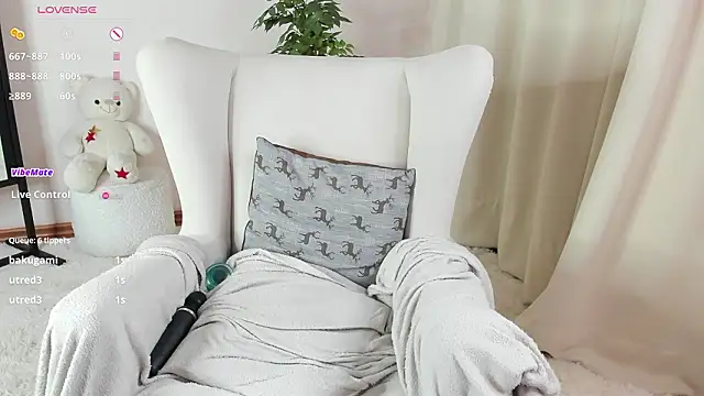 KiraRogers's cam snapshot