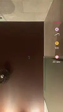 Flossy_Vettie's cam snapshot