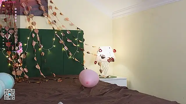 Bonnie_White's cam snapshot