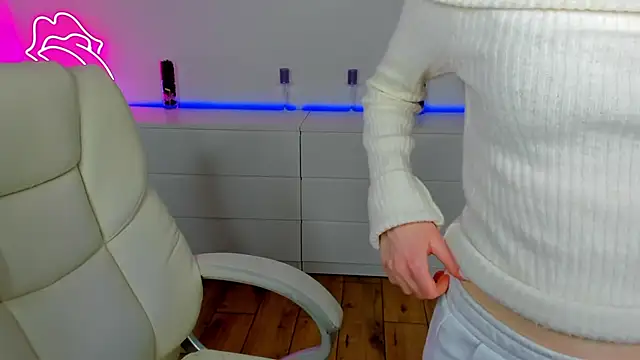 Alina_Blonde's cam snapshot