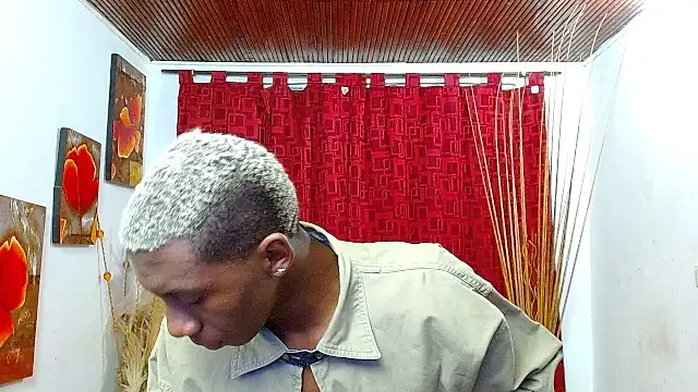 Miilo18 live sex cam