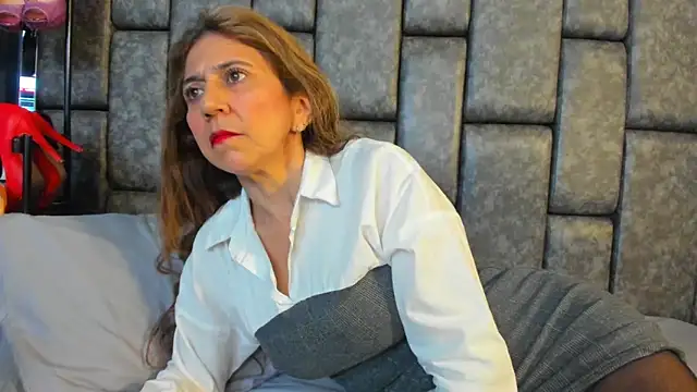 Matureyulyet live sex cam