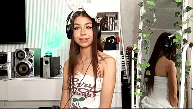 You_Club_Winx's cam snapshot