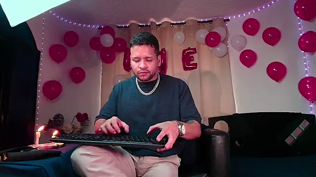 LucasGaeel live sex cam