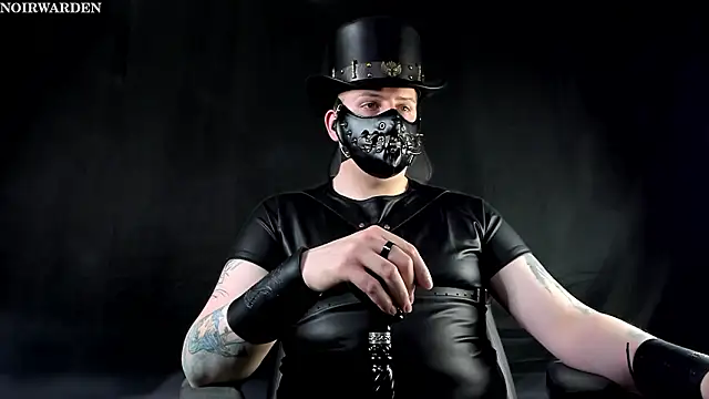 NoirWarden live sex cam