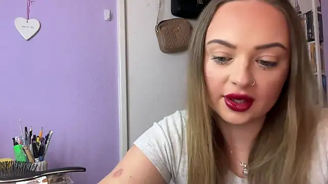 SexySashaxox live sex cam