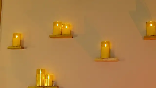 LilouKat live sex cam