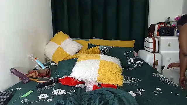 GaggingQueenxx's cam snapshot